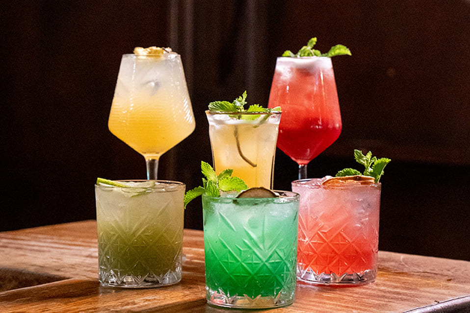 Sélection de cocktails bar black lion